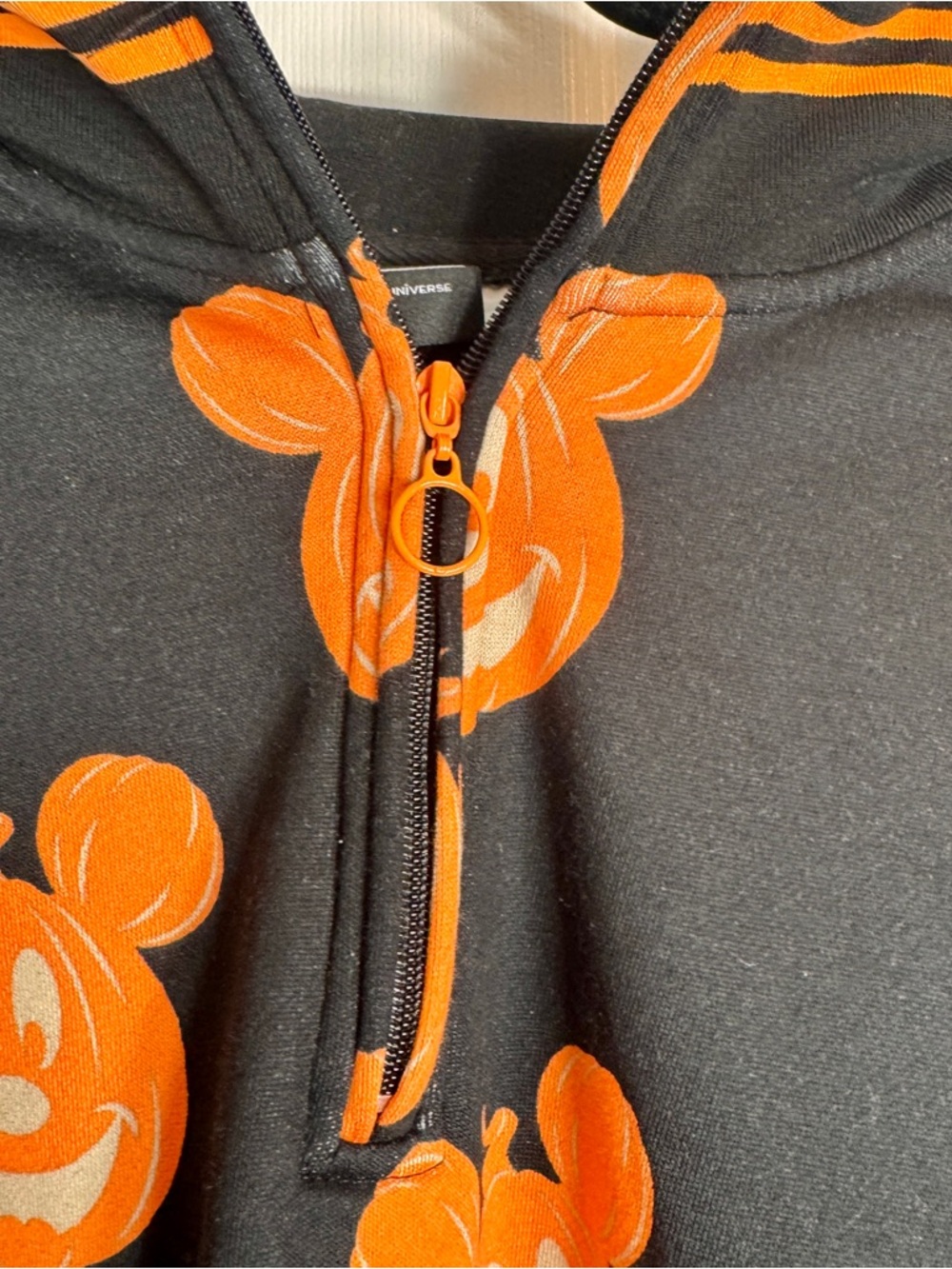 NWT Disney Her Universe Mickey Mouse Pumpkin Jack-O-Lantern 1/4 Zip Pullover XXL - Picture 6 of 13